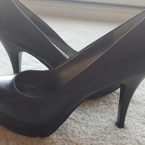 nine west black heels